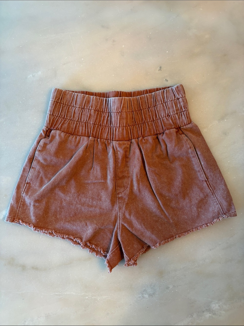 New In 100% cotton High-Rise Smocked Waist Rust Brown Women’s Shorts